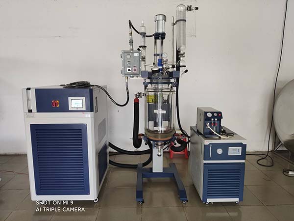 長城科工貿帶您了解玻璃反應釜的結構及操作